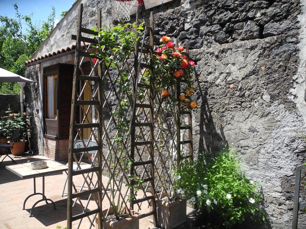B&B A Rinazzu Milo Bagian luar foto